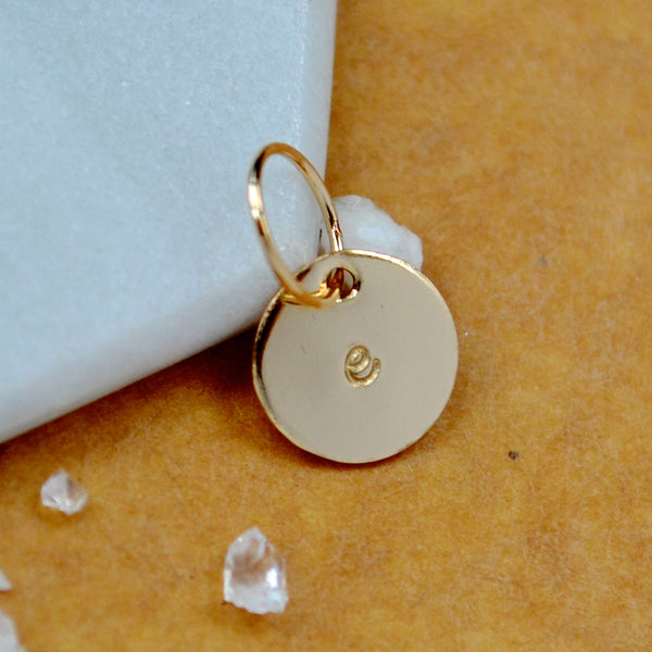 LETTER CHARM, lowercase e initial charms, handmade alphabet circle charm, cursive e letter pendant, simple jewelry, delicate handmade charm, sustainable gold