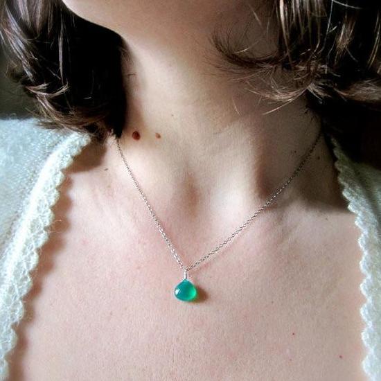 Stunna Necklace - emerald green onyx gemstone solitaire necklace - Foamy Wader