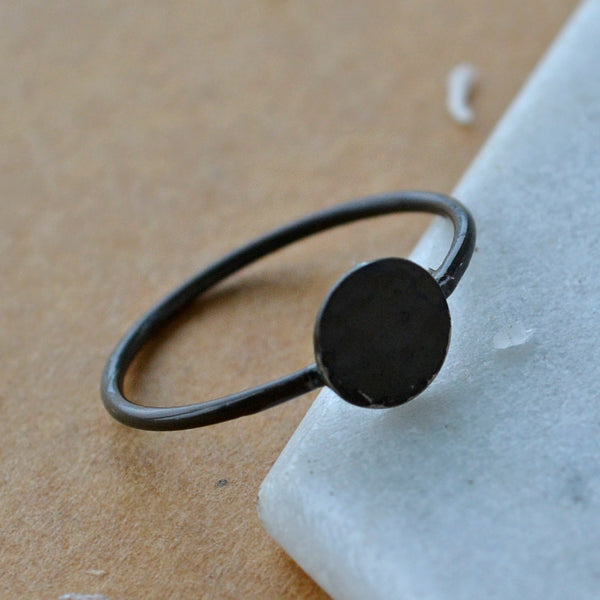 Speckle Ring - dappled circle stacking ring with round band