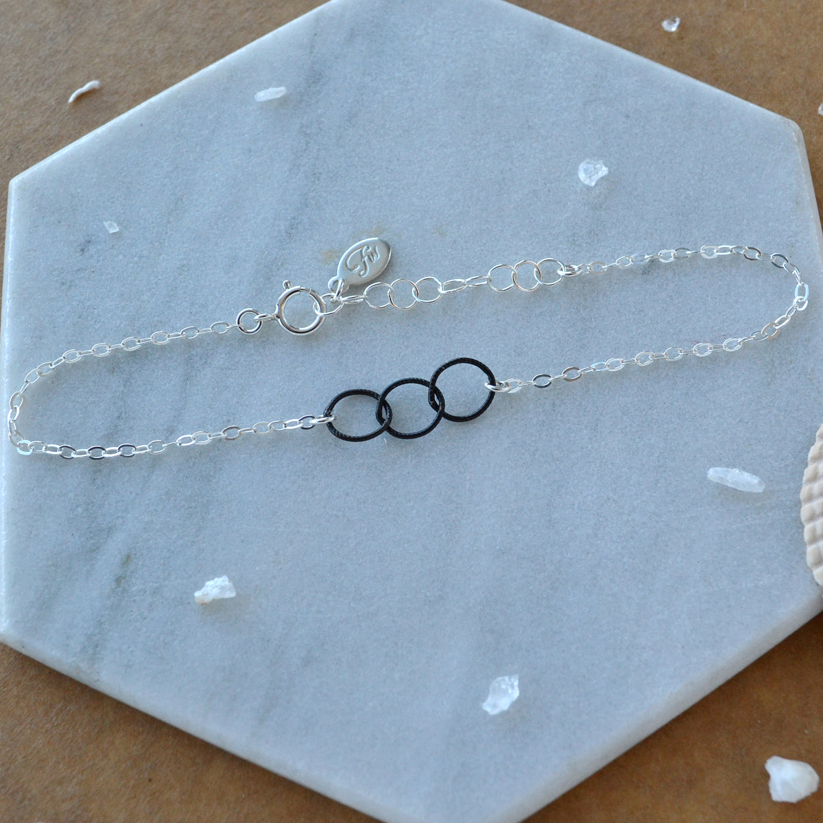 2025-25 秋冬新作  ハイブランドの Trio_Bracelet_silver_black_thr アクセサリー
